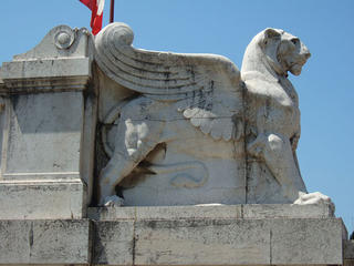 Statue